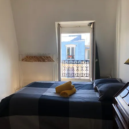 Apartment 2 Pieces Sous Les Toits 6 Personnes Calme Lumineux Equipe Paris