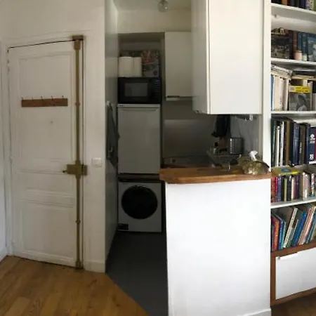 2 Pieces Sous Les Toits 6 Personnes Calme Lumineux Equipe Apartment Paris