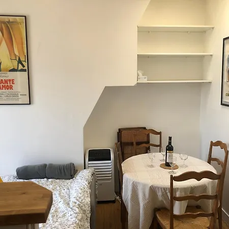 Apartment 2 Pieces Sous Les Toits 6 Personnes Calme Lumineux Equipe