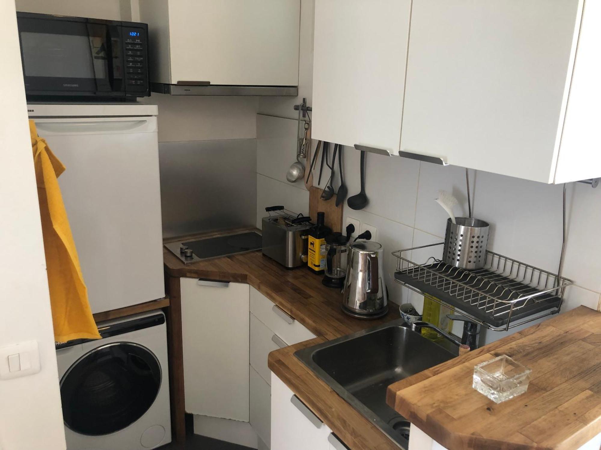 2 Pieces Sous Les Toits 6 Personnes Calme Lumineux Equipe Parigi